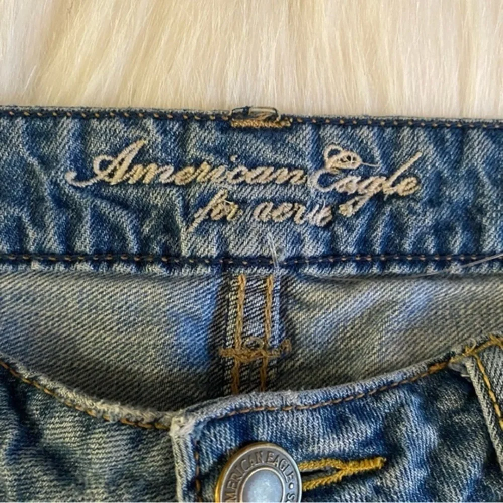American Eagle For Aerie Shorts Women’s Size‎ 8 Distressed Blue Cuffed